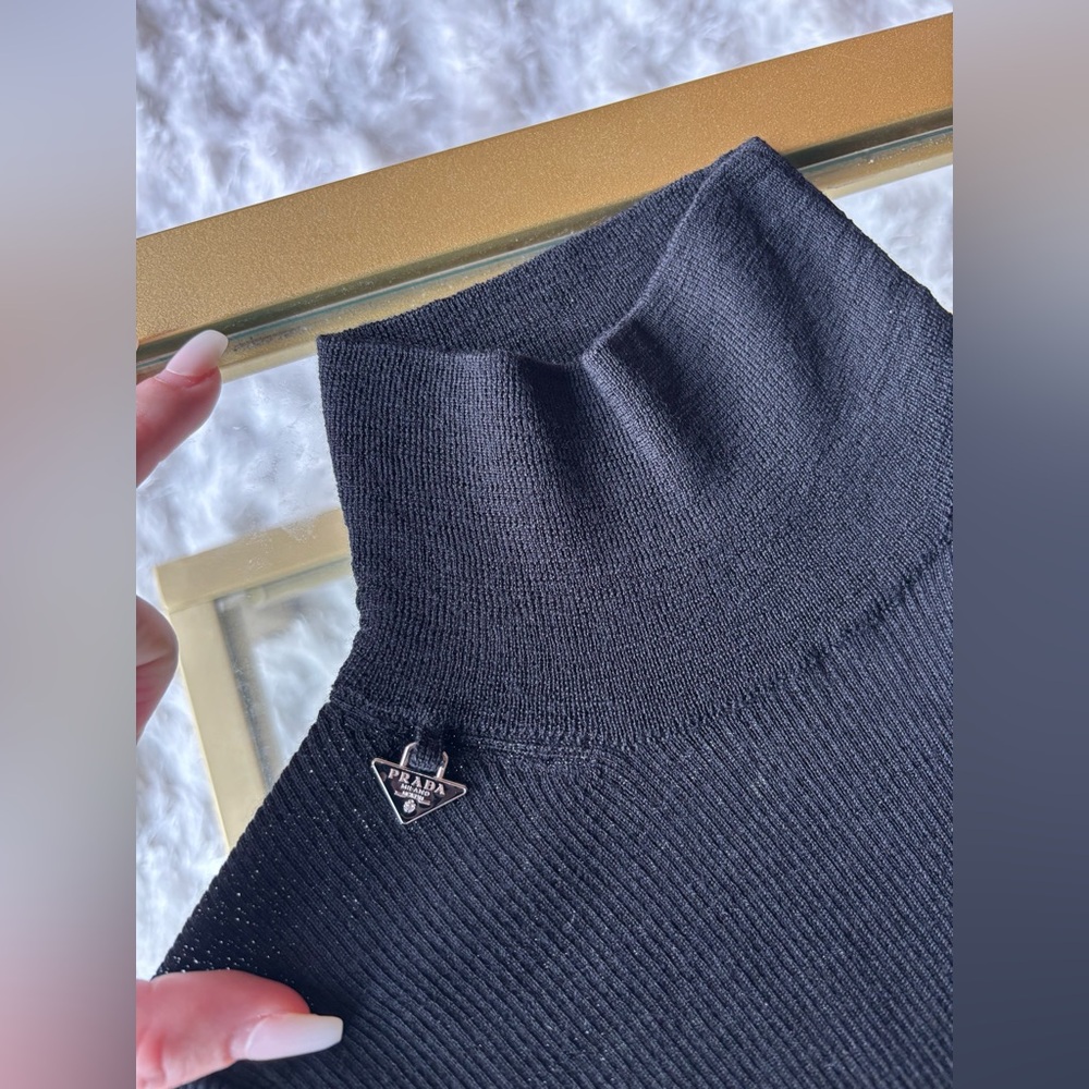 Prada women’s black wool longsleeve turtleneck size 36 small - Picture 4 of 10